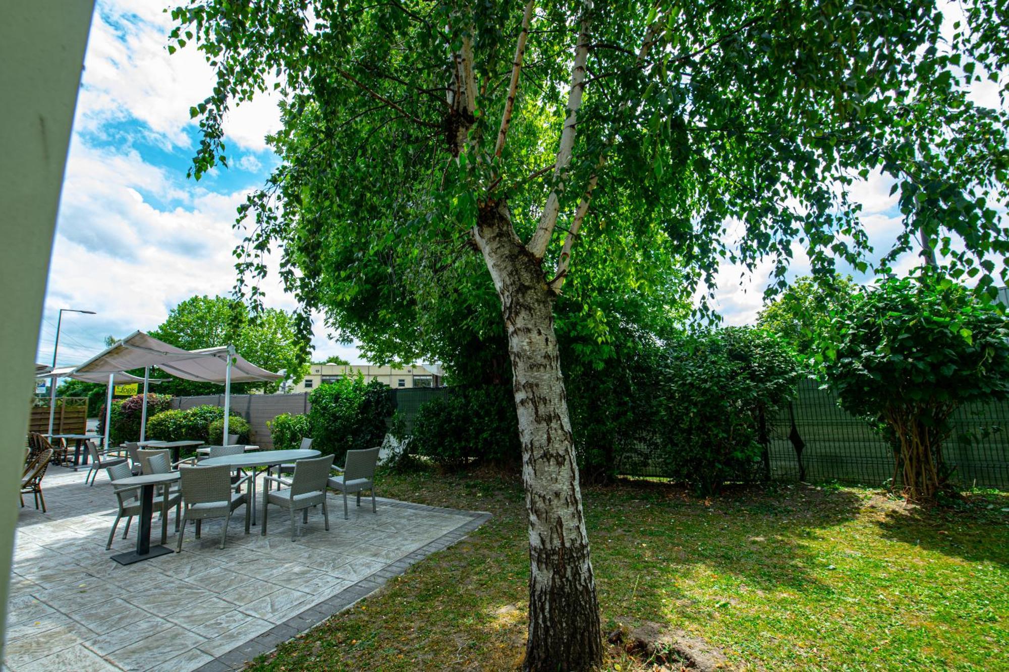 Logis Hotel - Le Relais Du Parisis Villeparisis Exterior foto