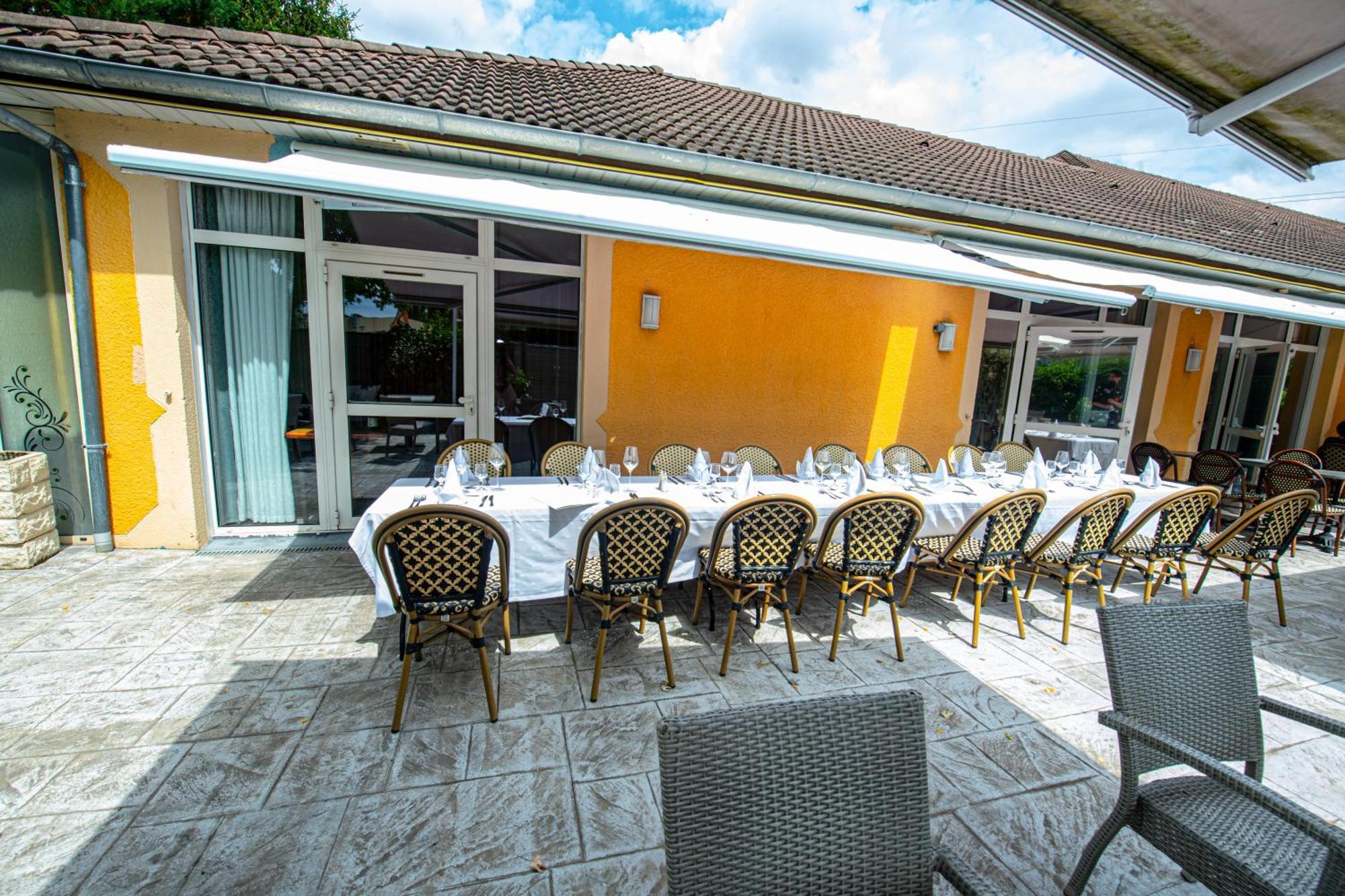 Logis Hotel - Le Relais Du Parisis Villeparisis Exterior foto
